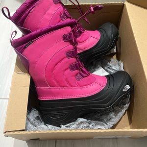 The North Face Kids’ Alpenglow IV Boots